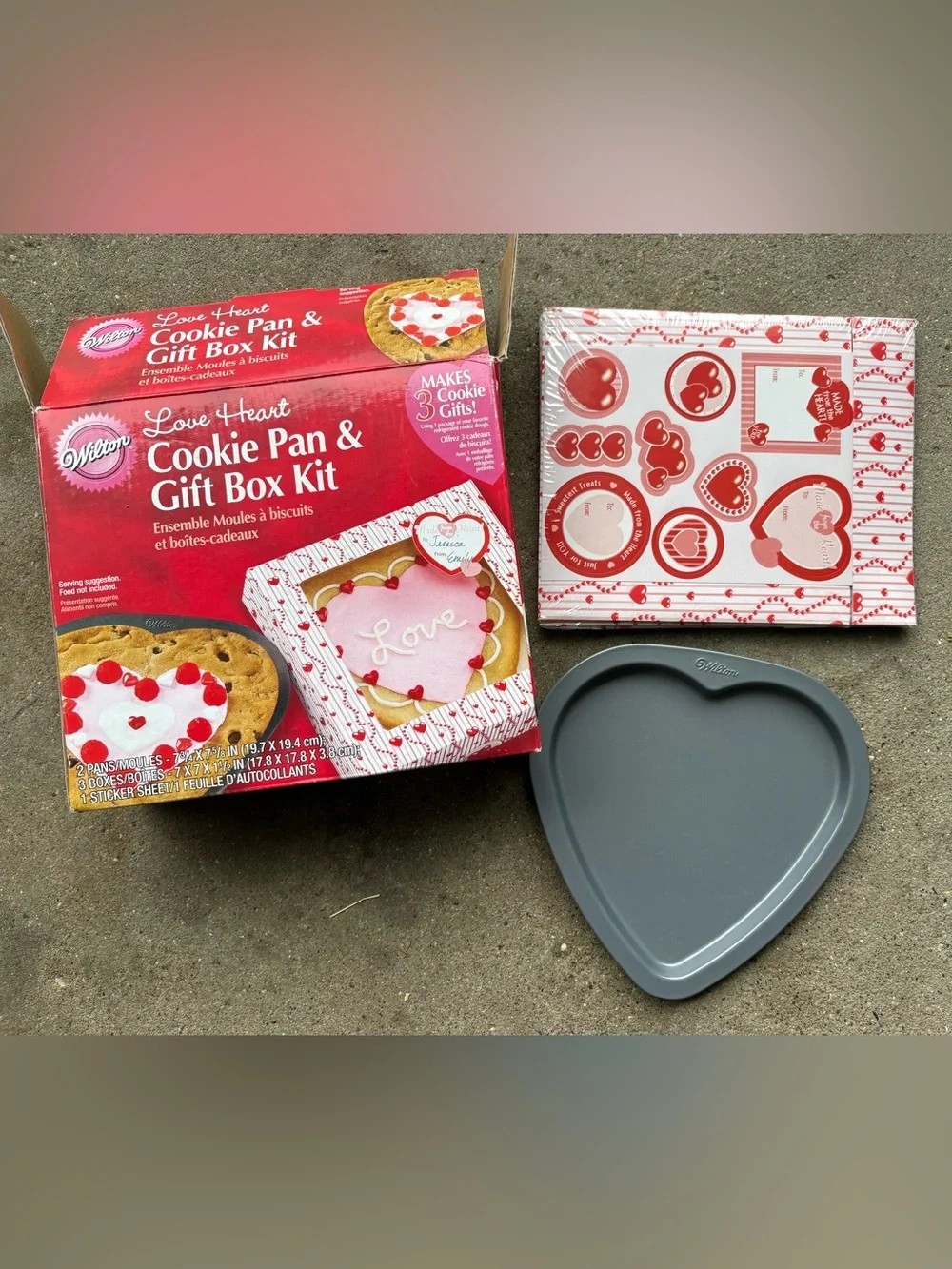 LOVE HEART COOKIE PAN AND GIFT BOX SET